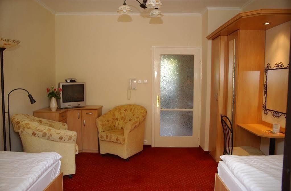 Siesta Club Apartman ฮอร์กานี ภายนอก รูปภาพ
